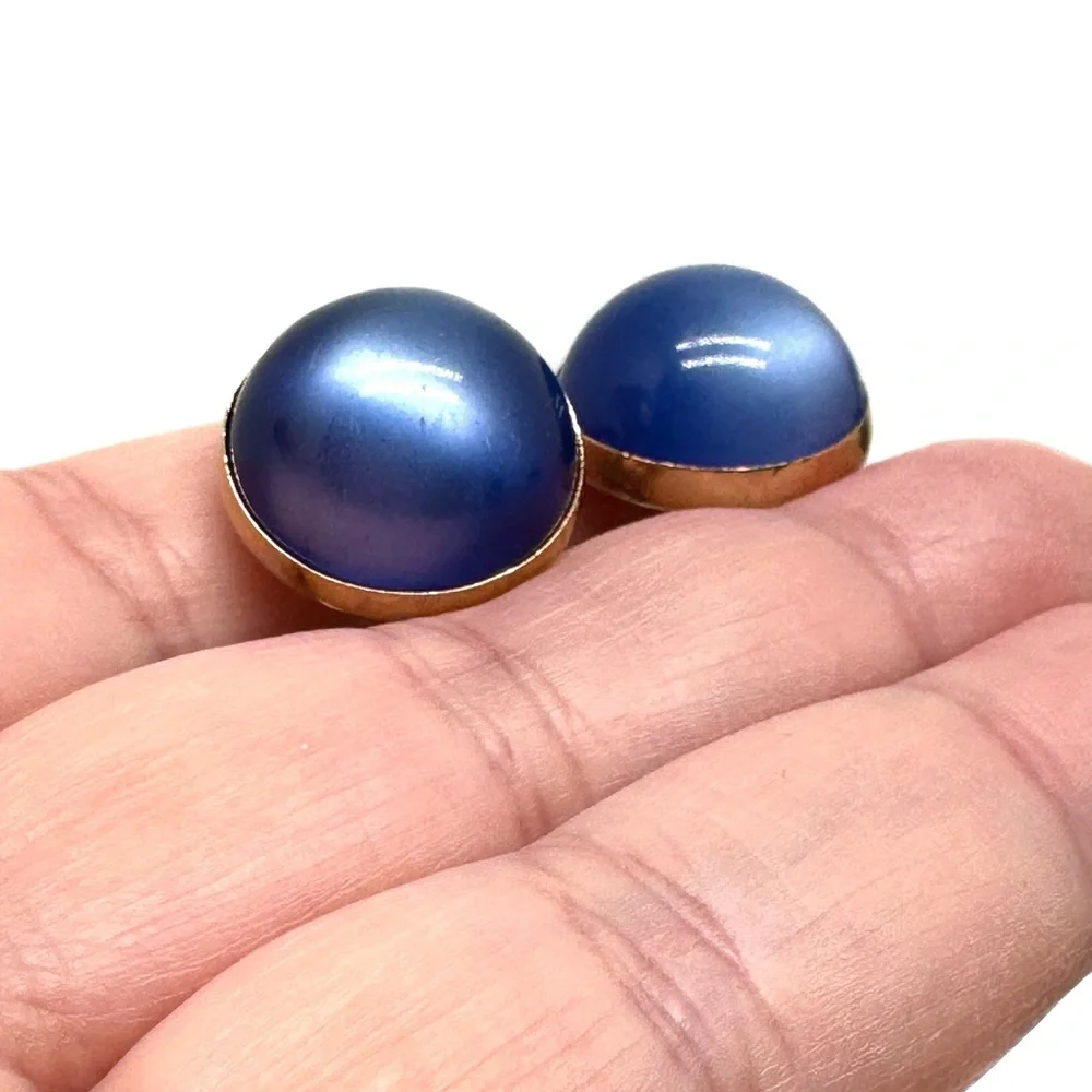 SWANK Vintage Blue Moonglow Lucite Dome Cuff Links in Goldtone